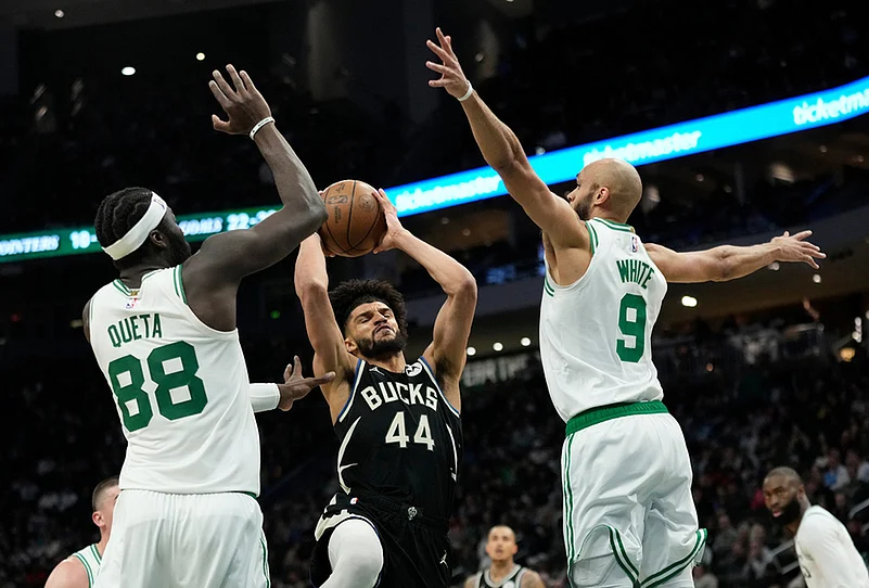 Milwaukee Bucks Vs Boston Celtics NBA basketball-Andre Jackson Jr
