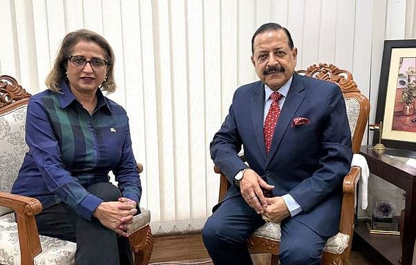Dr. Niti Pall and Minister Jitendra Singh discuss insulin supply and diabetes care in India - null