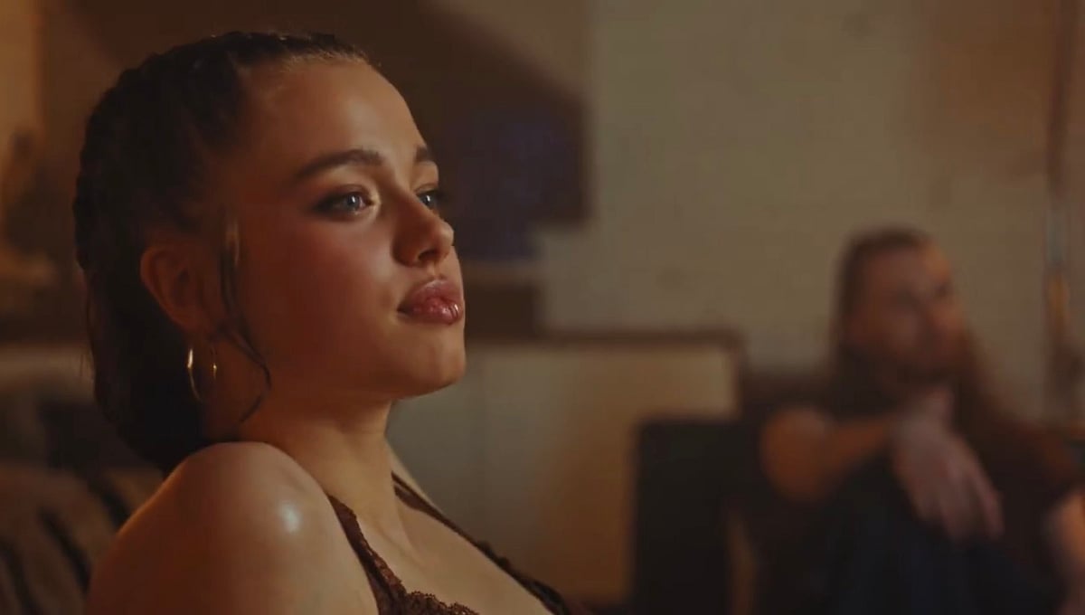 Angelina Jolie's daughter Shiloh's cameo appearance in K-pop singer Dayoung's single - YouTube/STARSHIP