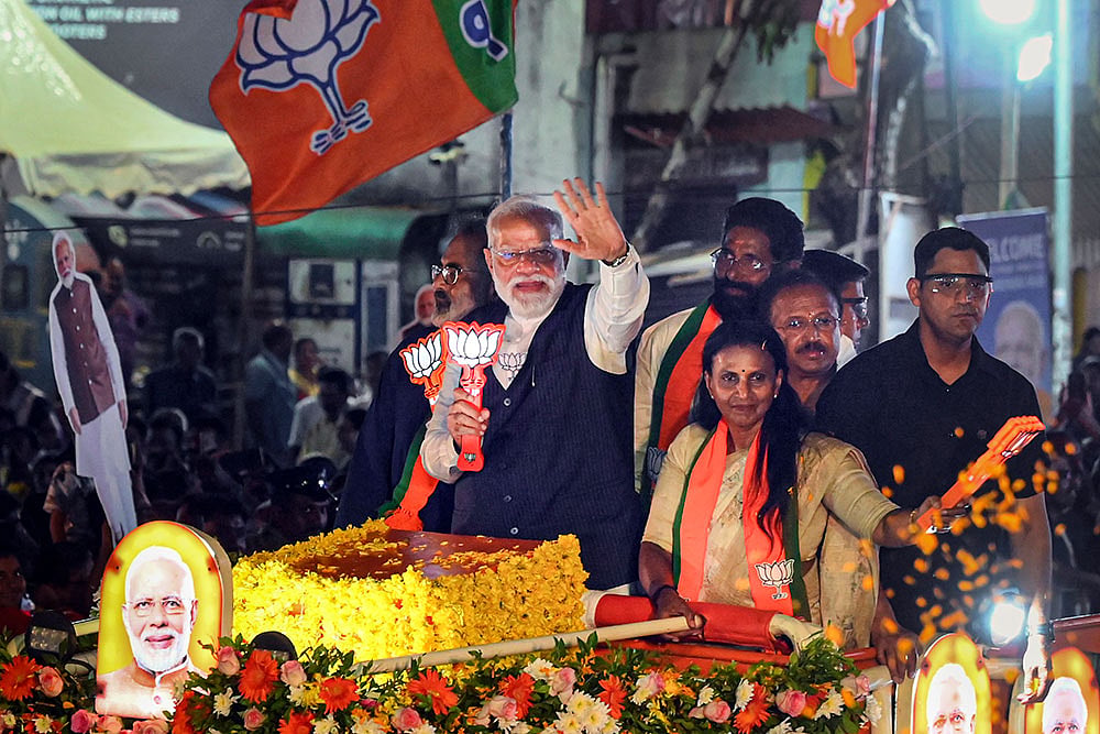 Kerala polls: PM Modi holds roadshow in Trivandrum