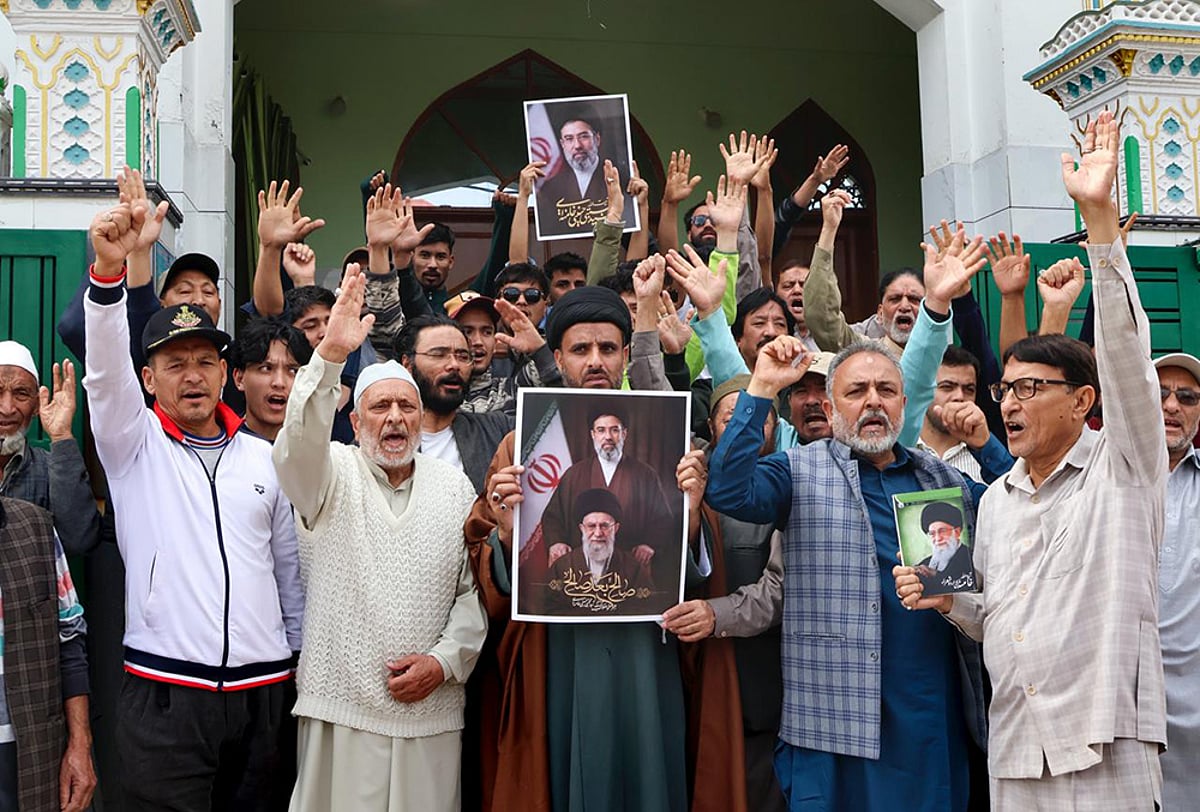 Kashmir Celebrates US-Iran Ceasefire