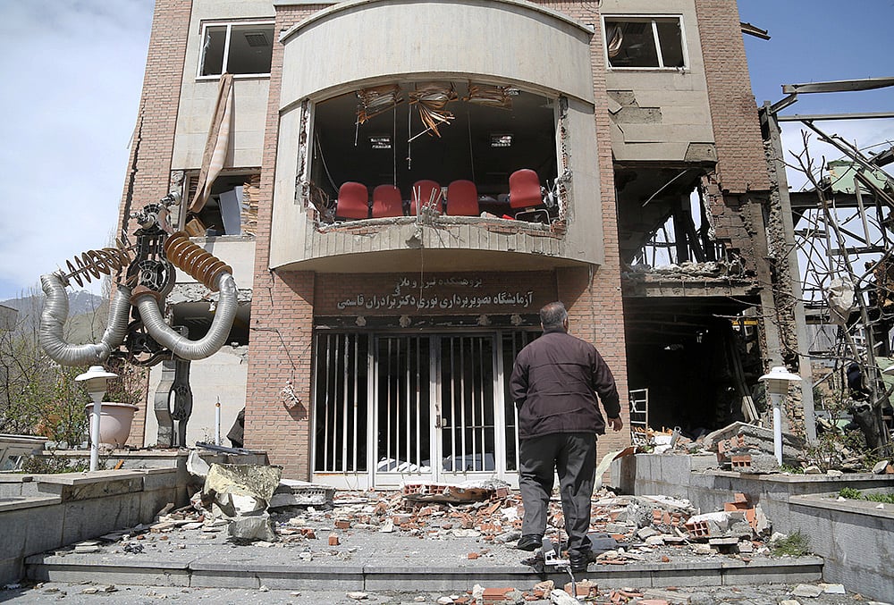 Photostory on Iran destruction