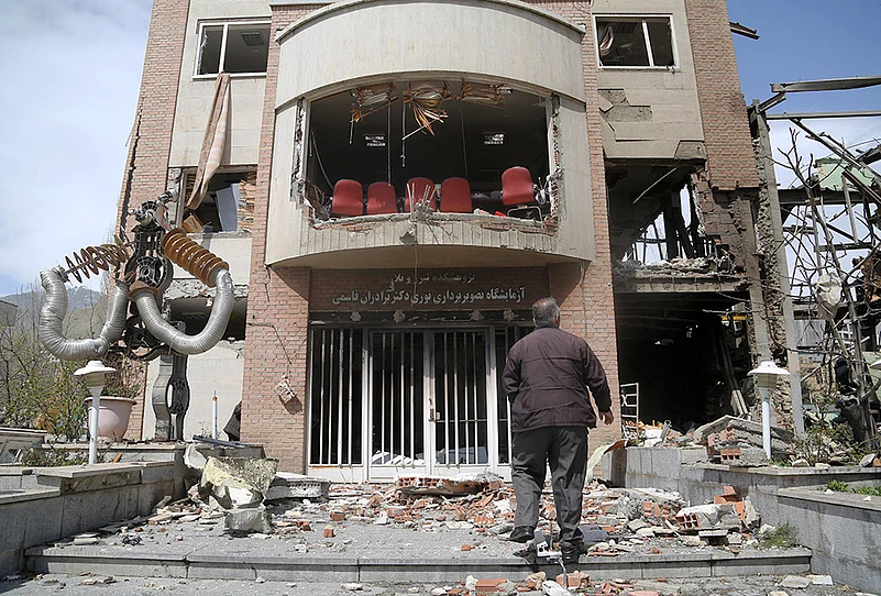 Photostory on Iran destruction