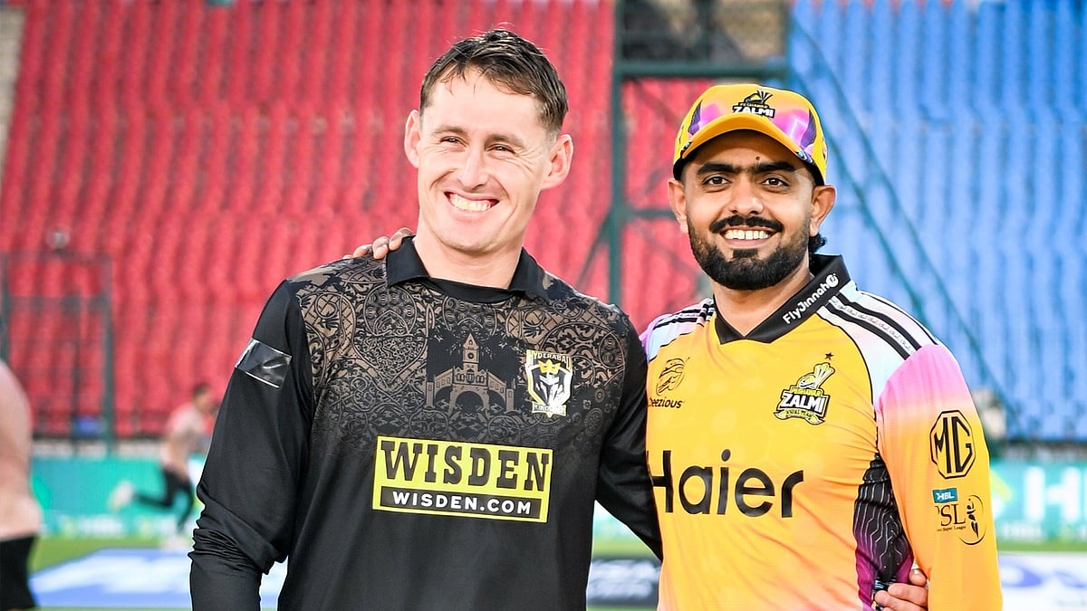HHKingsmen/X : Marnus Labuschagne and Babar Azam at the toss ahead of Hyderabad Kingsmen Vs Peshawar Zalmi PSL 2026 match at Karachi. 