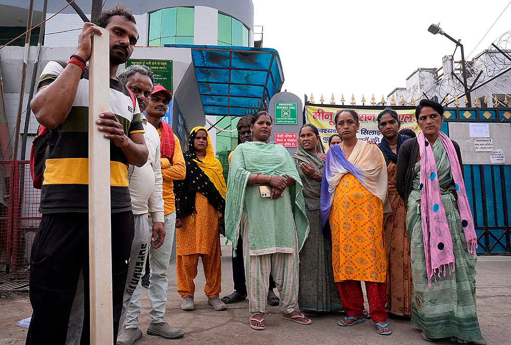 Noida construction workers