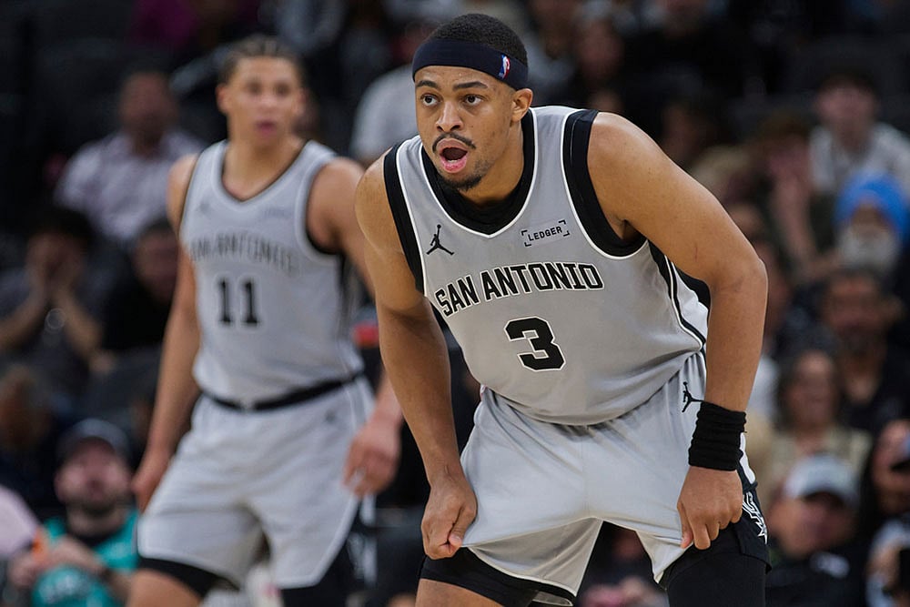 Basketball: San Antonio Spurs vs Portland Trail Blazers