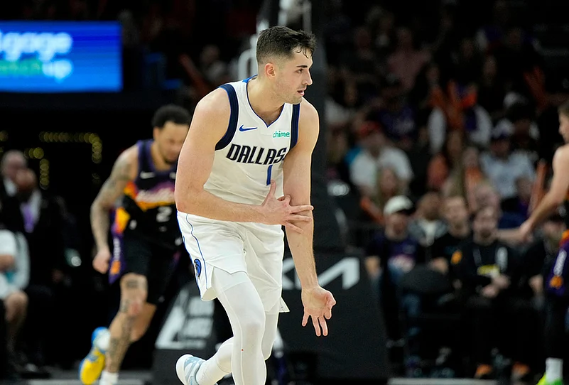 Phoenix Suns Vs Dallas Mavericks NBA basketball-John Poulakidas