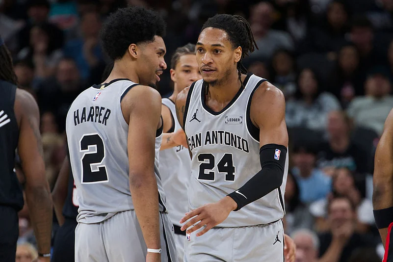 Basketball: Portland Trail Blazers vs San Antonio Spurs