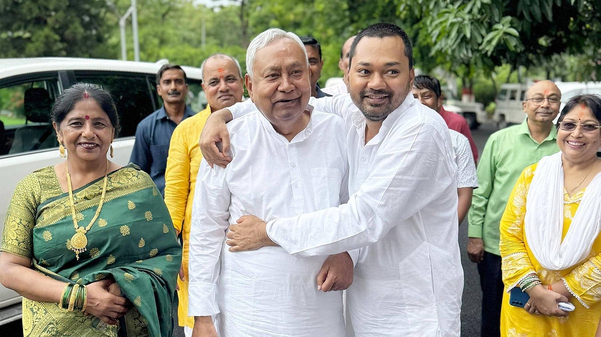 IMAGO / Hindustan Times | Representative Image : Nishant Kumar, an engineering graduate, entered politics soon after his father decided to step down as chief minister following his election to the Rajya Sabha.