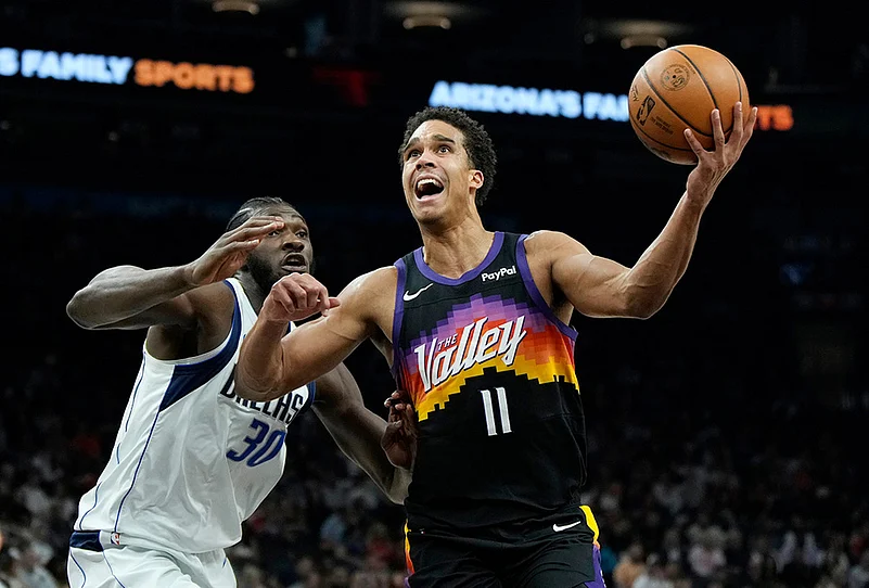 Phoenix Suns Vs Dallas Mavericks NBA basketball-Oso Ighodaro