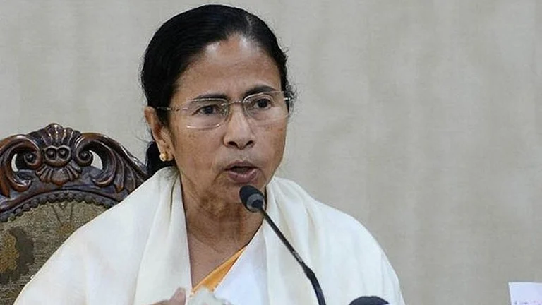 Mamata Banerjee Alleges BJP Deleted 90 Lakh Voters to Sway Bengal Polls - Representative Image