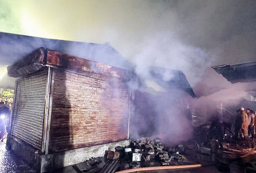 Fire in a market in Lucknow, around 15 shops gutted
