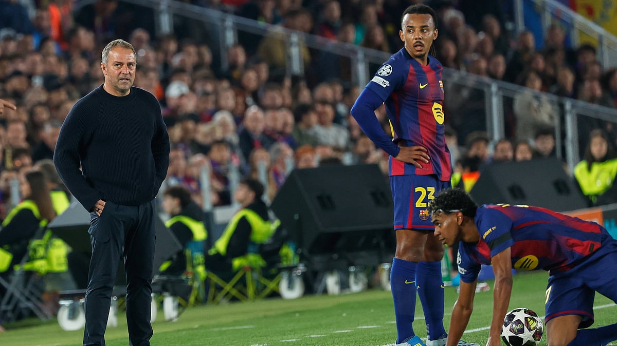 Barcelona's head coach Hansi Flick, left, Barcelona's Jules Kounde, Barcelona's Lamine Yamal during the Champions League quarterfinal first leg soccer match between Barcelona and Atletico Madrid in Barcelona, Spain, Wednesday, April 8, 2026. - | Photo: AP/Joan Monfort