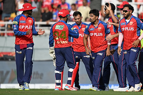 Shashank Singh celebrating with teammates after dismissing Abhishek Sharma during PBKS vs SRH IPL 2026 match at Mullanpur.