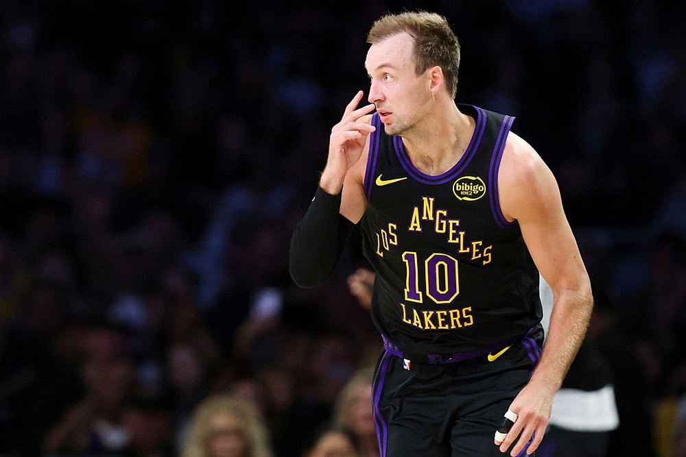 Basketball: Phoenix Suns vs Los Angeles Lakers