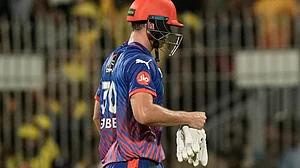(AP Photo/Mahesh Kumar A.) : Delhi Capitals' Tristan Stubbs leaves the ground after losing his wicket during the Indian Premier League cricket match between Chennai Super Kings and Delhi Capitals in Chennai, India, Saturday, April 11, 2026