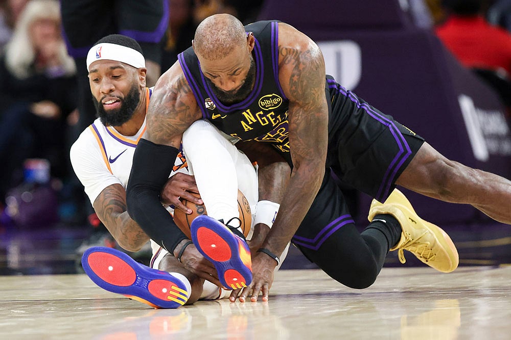 NBA Basketball Game: Phoenix Suns vs Los Angeles Lakers