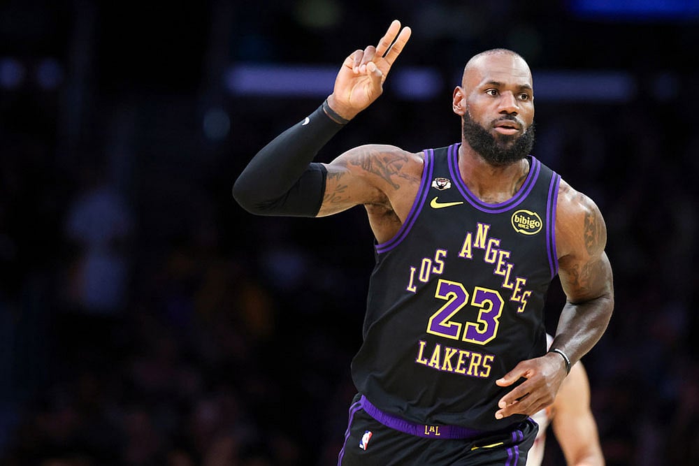 NBA Basketball Game: Los Angeles Lakers vs Phoenix Suns