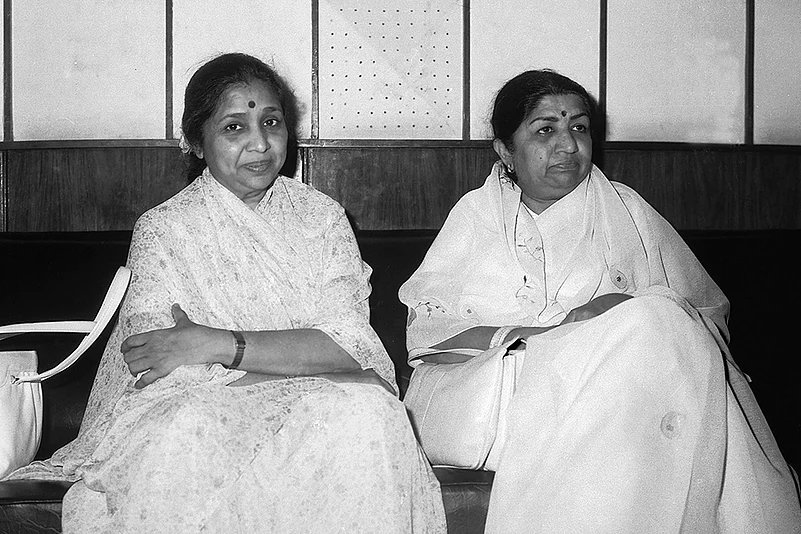 Asha Bhosle and Lata Mangeshkar