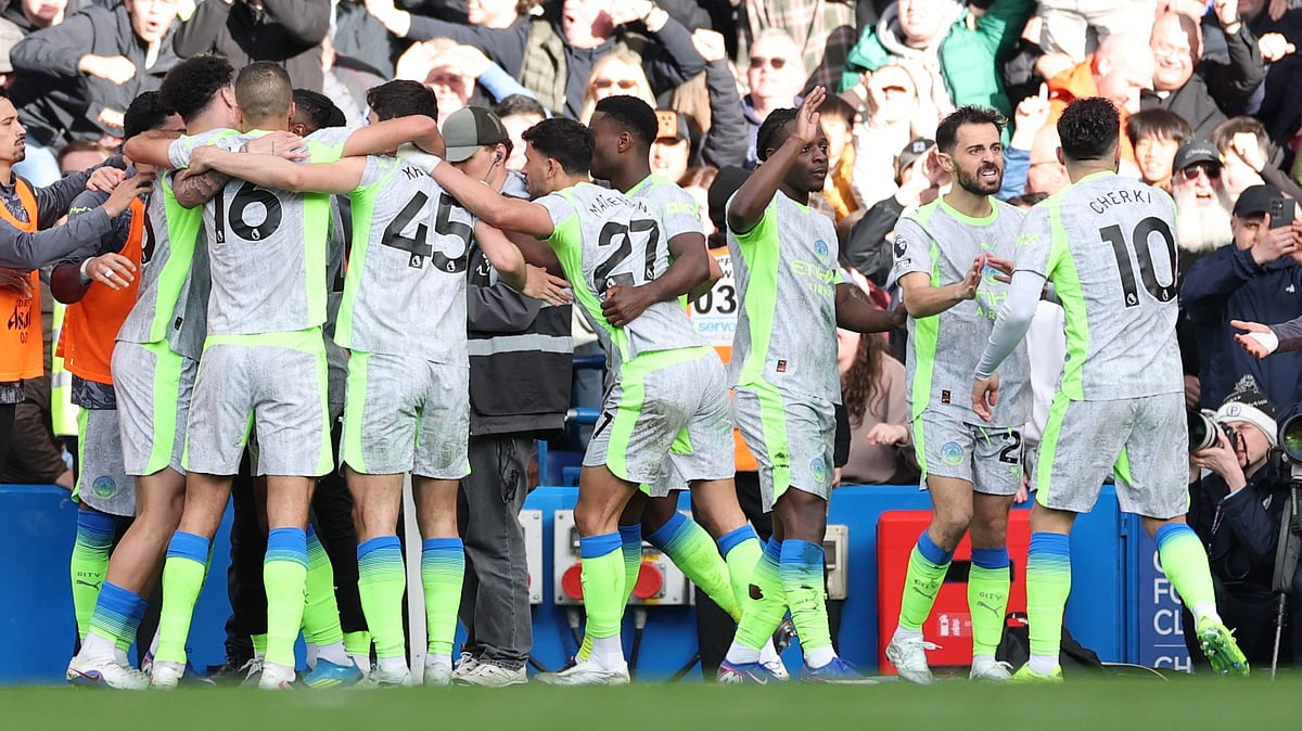 Manchester City players celebrate after a goal during the Premier League soccer match between Chelsea and Manchester City in London, Sunday, April 12, 2026. - | Photo: AP/Ian Walton
