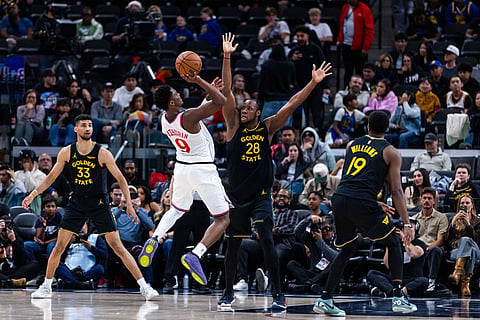 Los Angeles Clippers guard Bennedict Mathurin (9) shoots against the Golden State Warriors during the second half of an NBA basketball game in Inglewood, Calif.