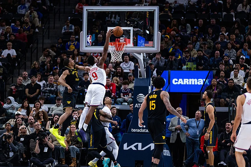 NBA Basketball Game: Golden State Warriors vs Los Angeles Clippers