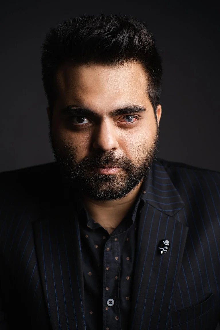 Manav Prithyani - null