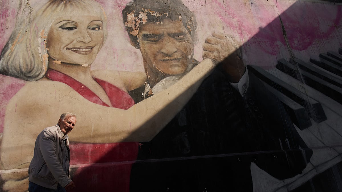 Diego Maradona and Italian singer Raffaella