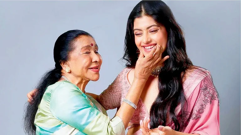 Zanai Bhosle Emotional Post For Asha Bhosle - Instagram