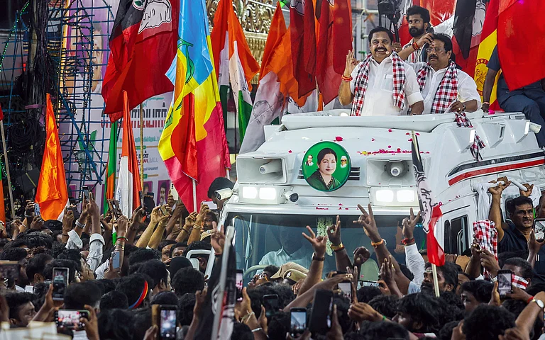 The phenomenon of political party resurgence following a founder’s death, marked by splits and later mergers, reveals much about AIADMK’s resilience, adaptability, and the enduring power of collective identity. - IMAGO / ANI News