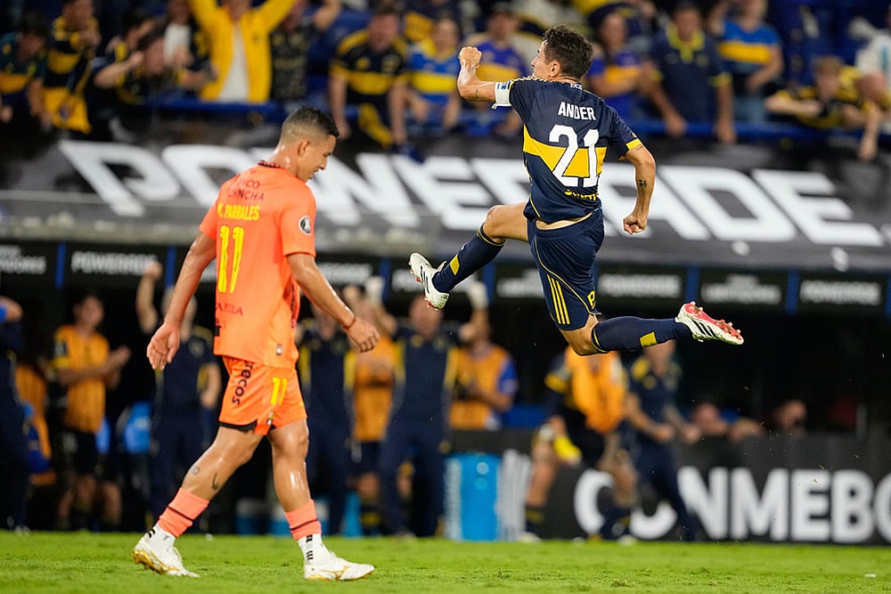 Marcelo Weigandt of Argentina's Boca Juniors celebrates scoring his side's third goal against Ecuador's Barcelona during a Copa Libertadores Group D soccer match in Buenos Aires, Argentina. - | Photo: AP/Natacha Pisarenko
