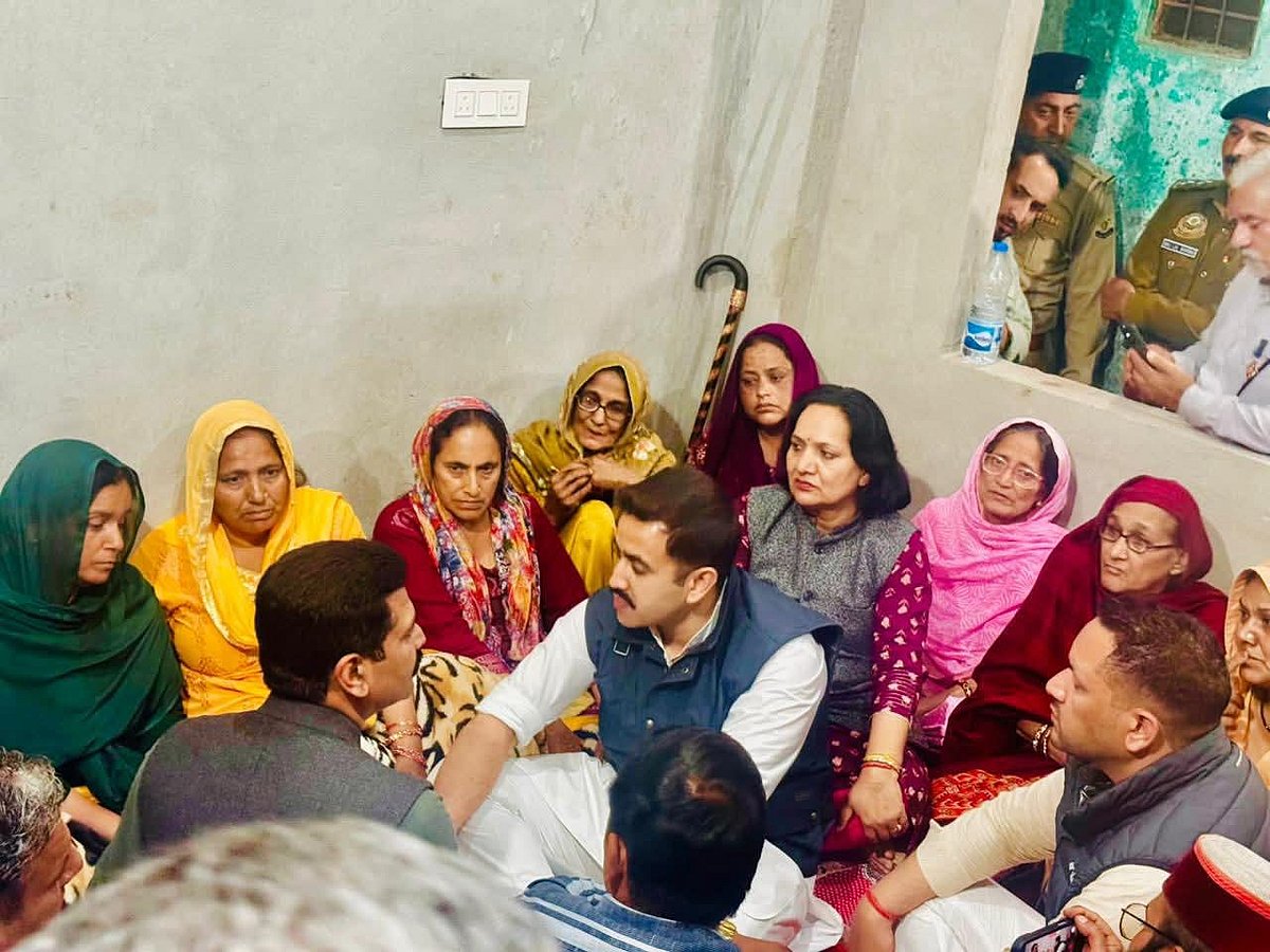 Vikramaditya Singh, the Himachal Pradesh PWD minister, visited the family of the 19-year-old who was murdered  - Facebook