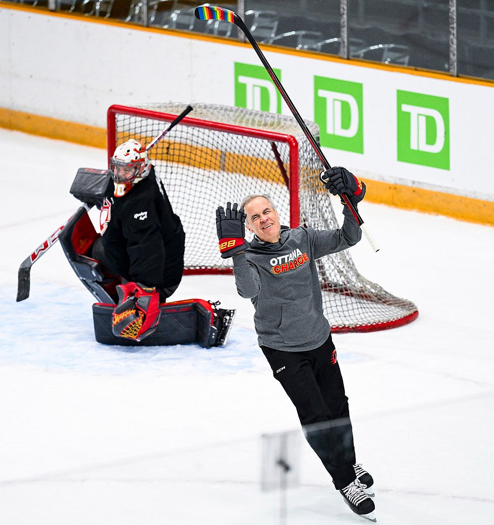 Canada PM Mark Carney and Finland President Alexander Stubb Ice Hockey-5
