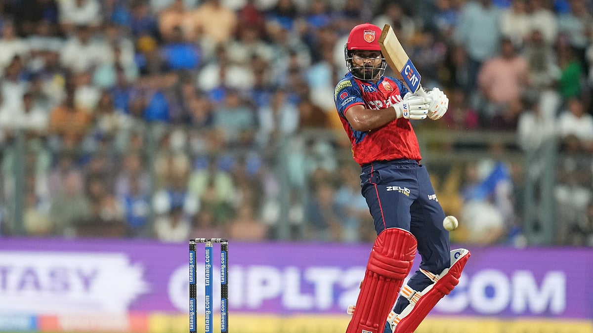  (AP Photo/Rafiq Maqbool) : Punjab Kings' captain Shreyas Iyer plays a shot during the Indian Premier League cricket match between Mumbai Indians and Punjab Kings in Mumbai, India, Thursday, April 16, 2026.