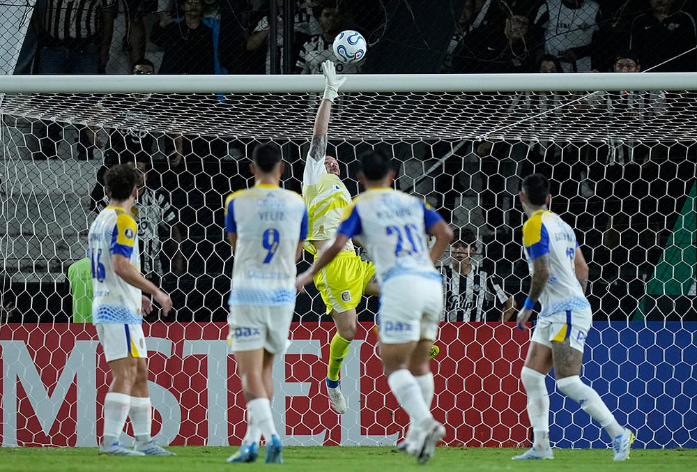Club Libertad vs Rosario Central Copa Libertadores match-Jeremias Ledesma