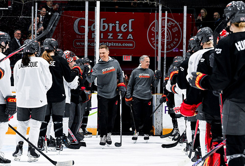 Canada PM Mark Carney and Finland President Alexander Stubb Ice Hockey-8