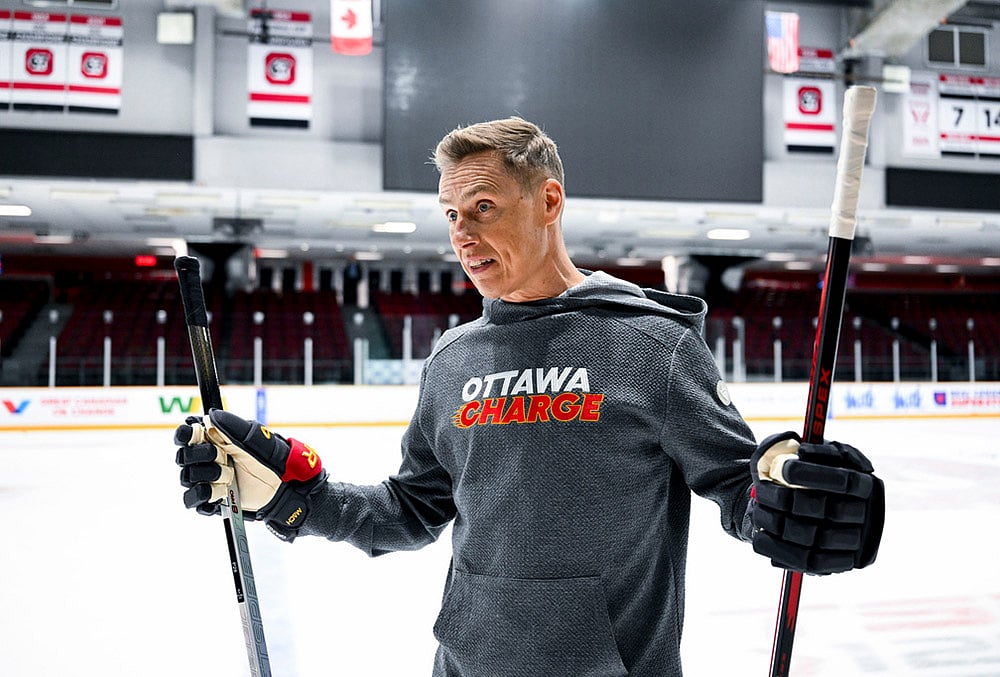 Canada PM Mark Carney and Finland President Alexander Stubb Ice Hockey-4