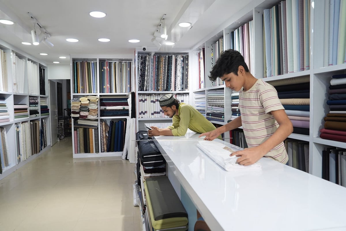Kalindi Kunj garmet workers 