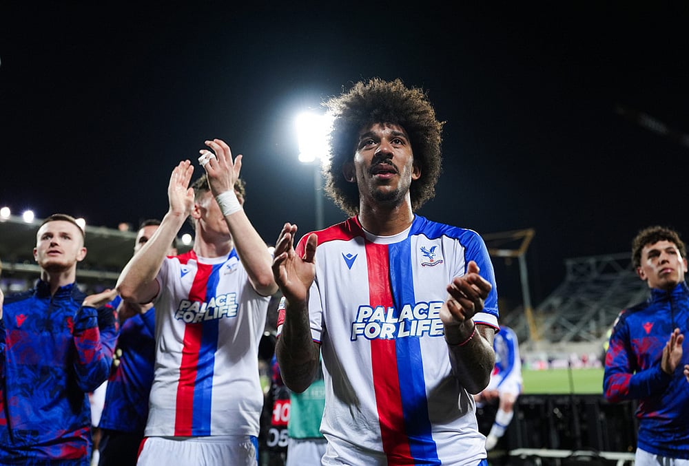 Crystal Palace's Chris Richards and teammates celebrate after the Conference League quarterfinal second leg soccer match between Fiorentina and Crystal Palace in Florence, Italy. - | Photo: Massimo Paolone/LaPresse via AP