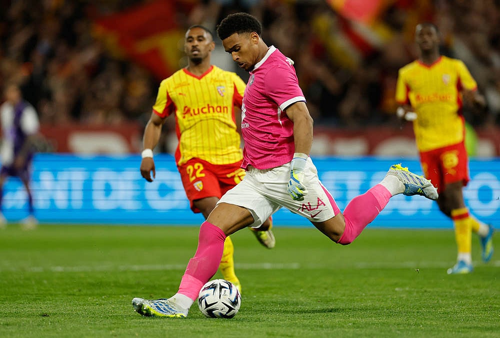 Lens Vs Toulouse Ligue 1 soccer-Guillaume Restes