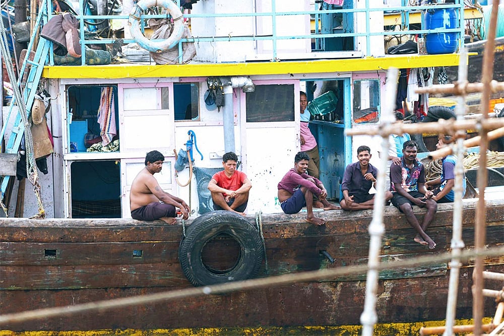 Sassoon Dock Mumbai fishing crisis