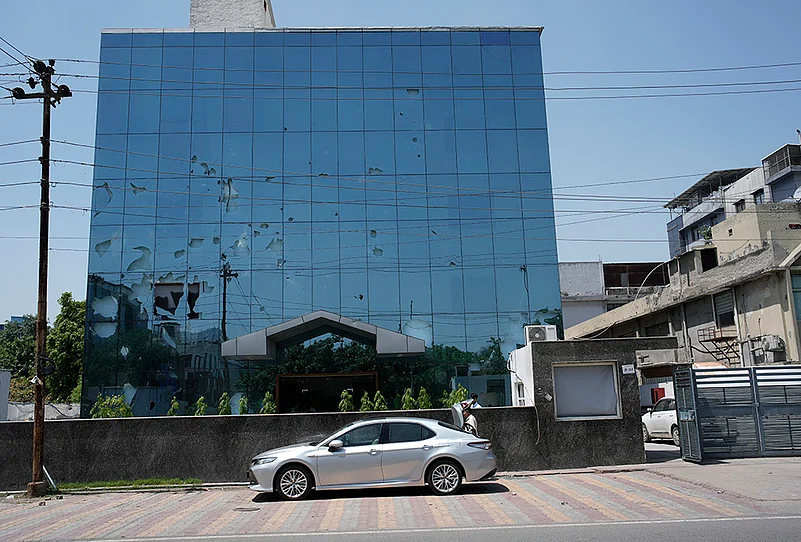 noida workers protest