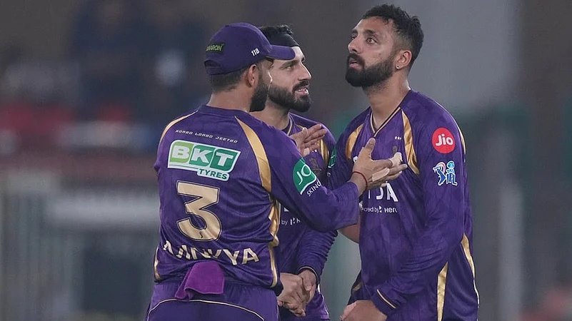 GT vs KKR IPL 2026 Match 25 T20 cricket match-Varun Chakaravarthy