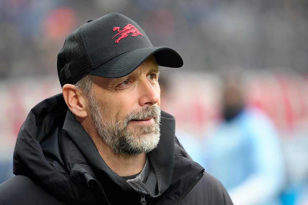 Leipzig's head coach Marco Rose waits for the start of the German Bundesliga soccer match between VfL Bochum and RB Leipzig in Bochum, Germany, Saturday, Jan. 18, 2025. - | Photo: AP/Martin Meissner