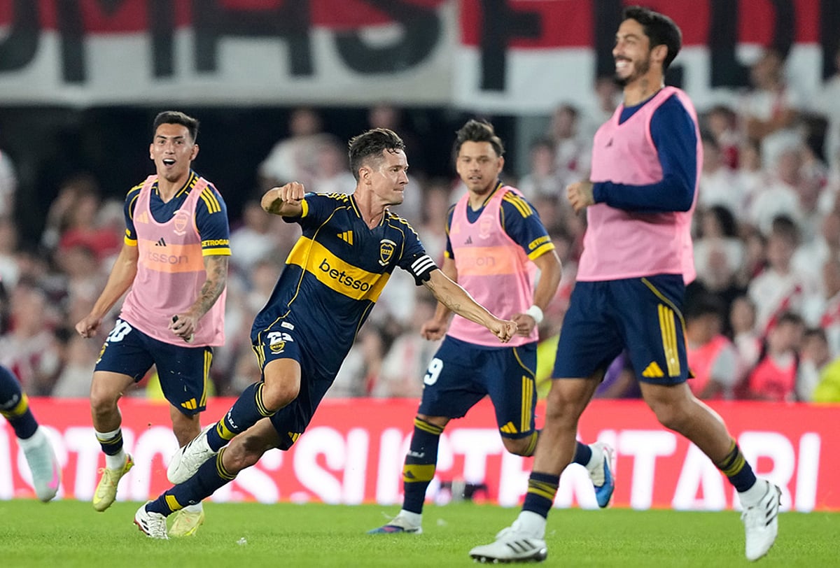 River Plate vs Boca Juniors Argentine soccer league Primera Division-Ander Herrera