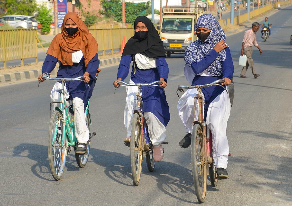 Precautions against scorching heat in UP  - PTI