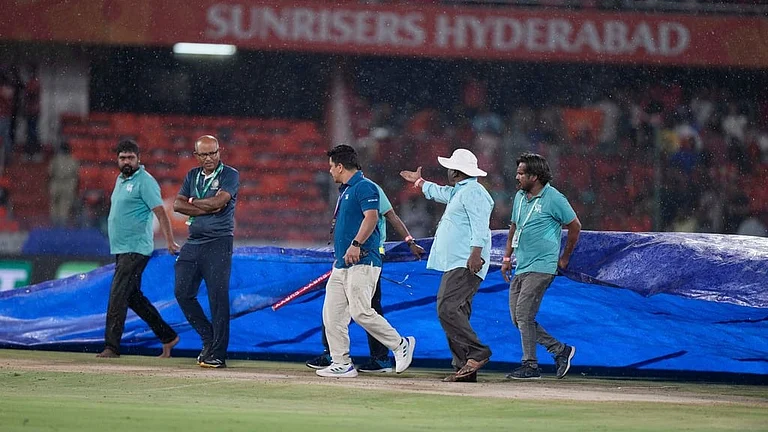 There is low prediction of rain in Hyderabad today between the match between Sunrisers Hyderabad and Delhi Capitals. - | Photo: AP/Mahesh Kumar A.
