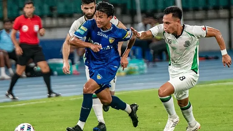 Chennaiyin FC and Mohammedan SC players fight for the ball during their Indian Super League match on April 21, 2026. - | Photo: Instagram/chennaiyinfc