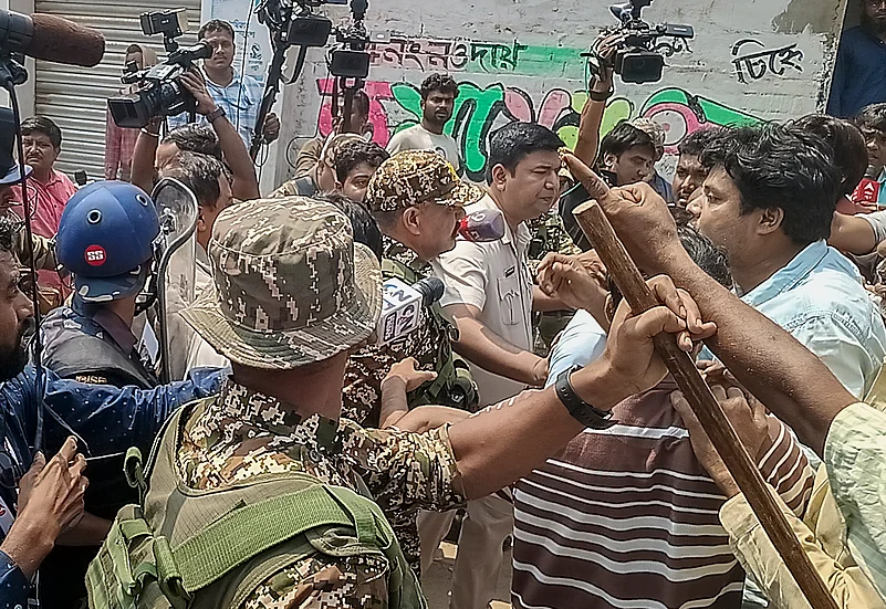 WB polls clash in Naoda
