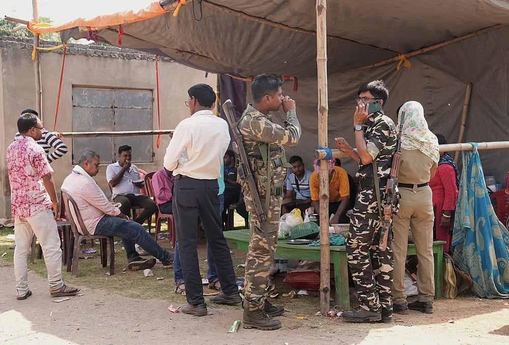 Security Personnel Bengal Photos